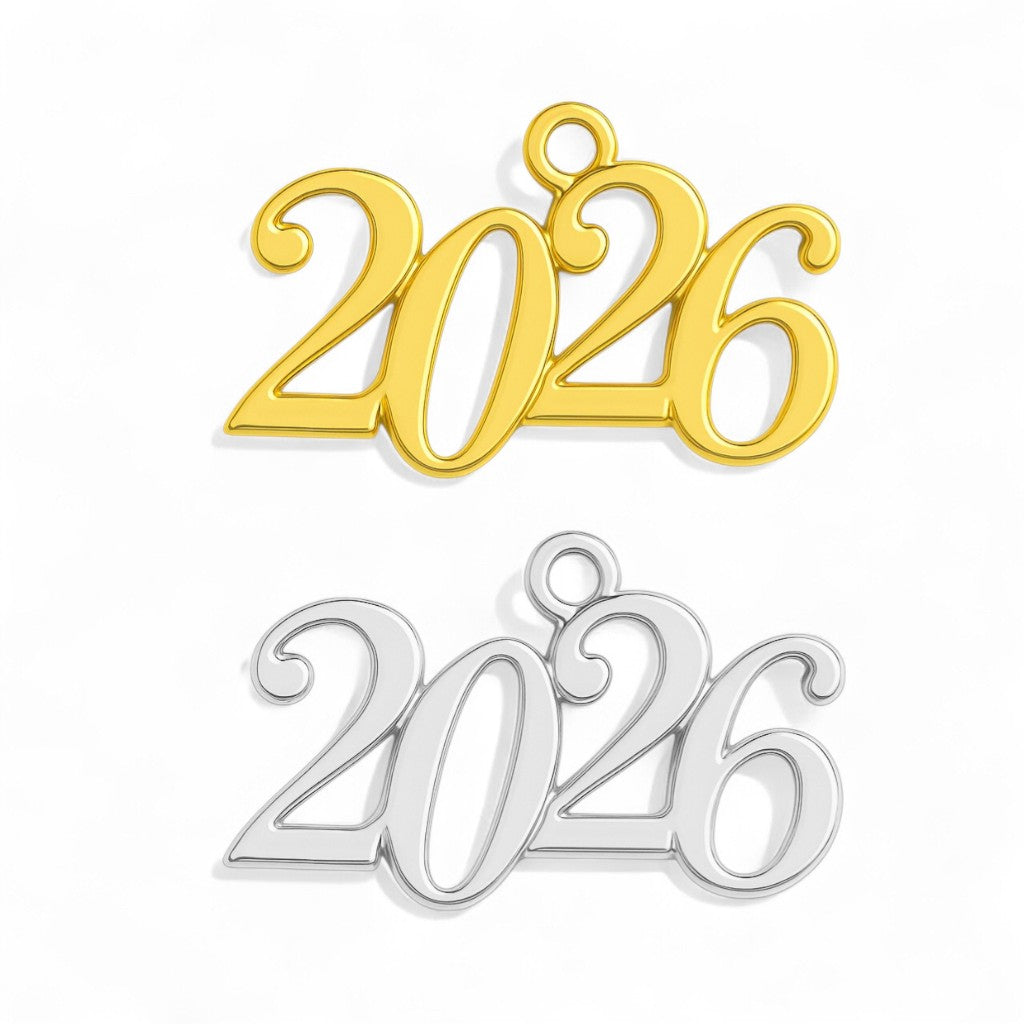 Μεταλλικό charm 2026 σε χρυσό φινίρισμα με τρύπα ανάρτησης – σετ 50 τεμαχίων
