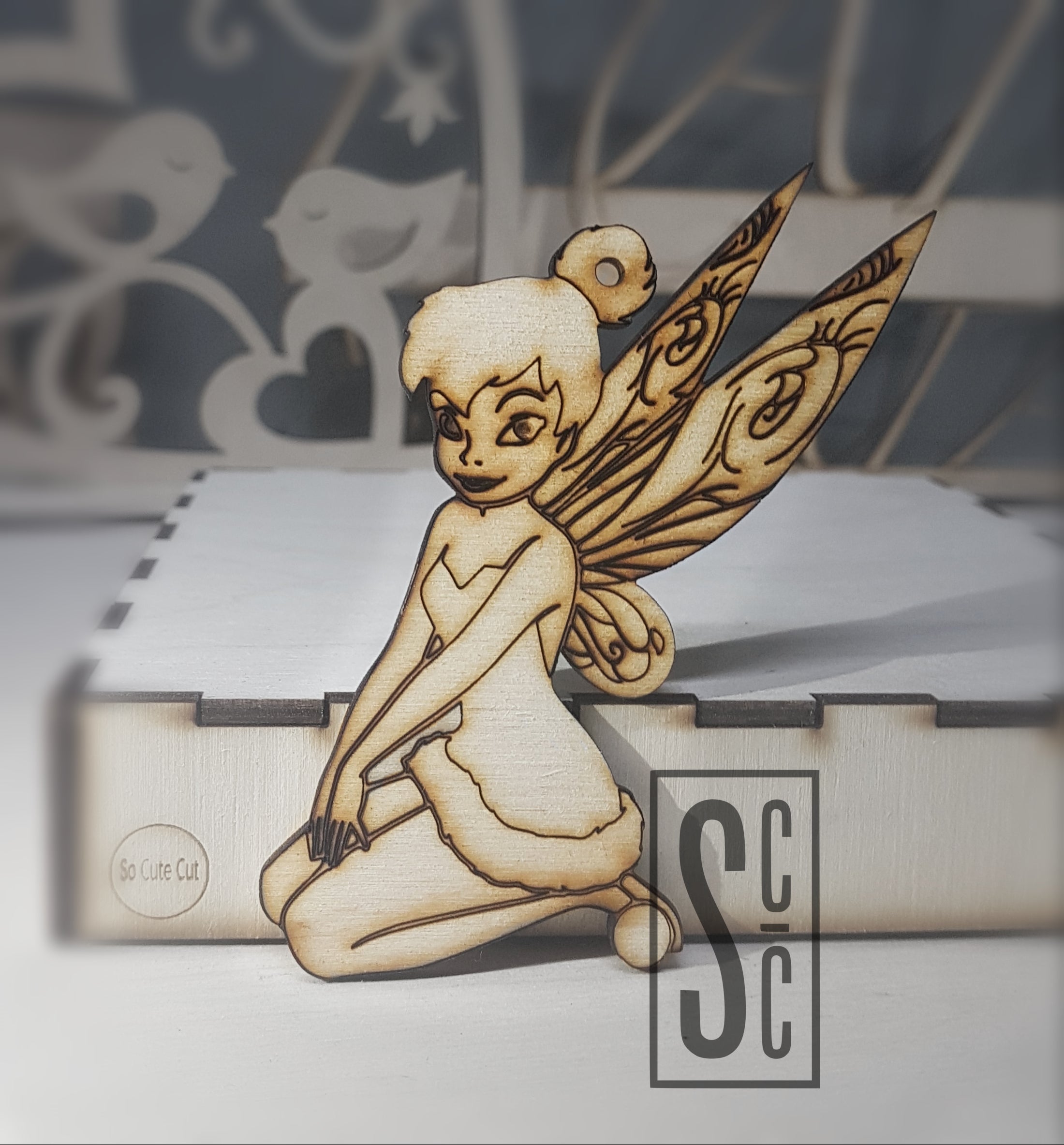Ξύλινο διακοσμητικό στοιχείο Tinkerbell με τρύπα - So Cute Cut