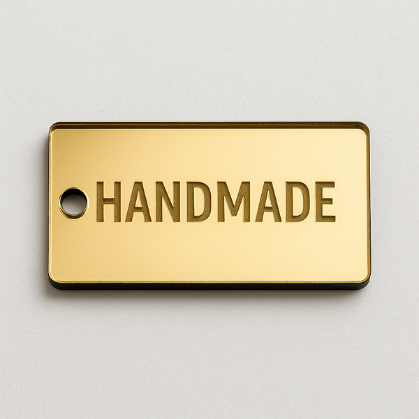Παραλληλόγραμμο ταμπελάκι με λέξη “HANDMADE” και τρύπα – So Cute Cut charm για χειροποίητα