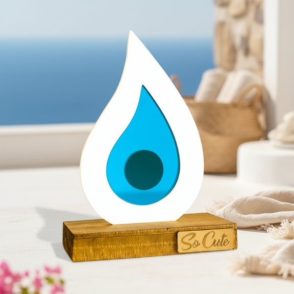 Γούρι plexiglass σταγόνα με τυρκουάζ mirror σε ξύλινη βάση – So Cute by Dimi