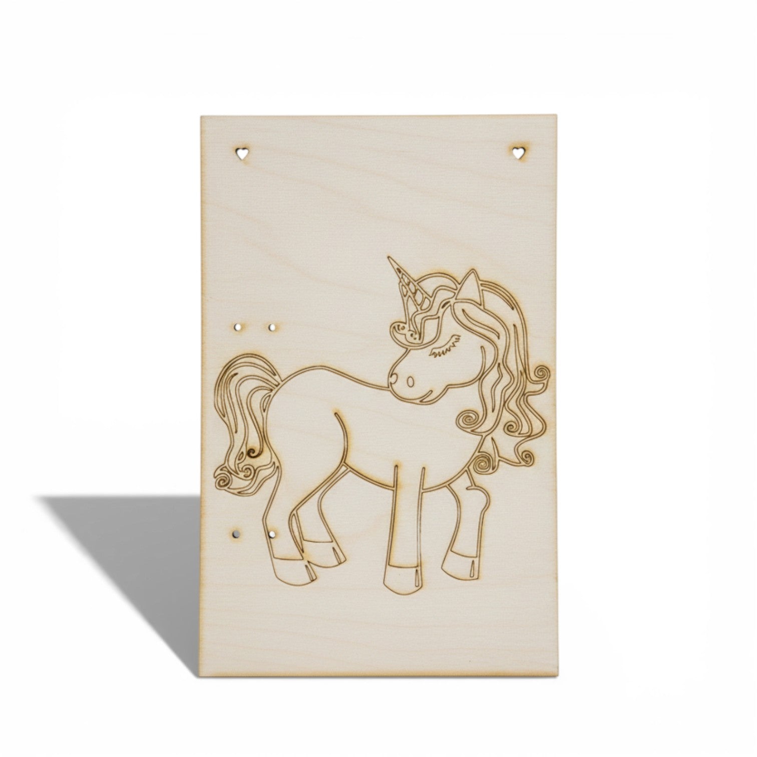 Ξύλινη ορθογώνια πλάτη για λαμπάδα με χάραξη Μονόκερος και τρύπες καρδιά 28x18 cm