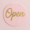 Πινακίδα “Open / Closed” διπλής όψης από ροζ ακρυλικό με χρυσή καθρεπτέ επιγραφή – So Cute Cut