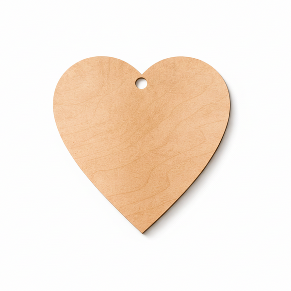 Ξύλινη καρδιά Pure από κόντρα πλακέ σημύδα με φυσικά νερά και τρύπα στο κέντρο, laser cut, σε λευκό φόντο