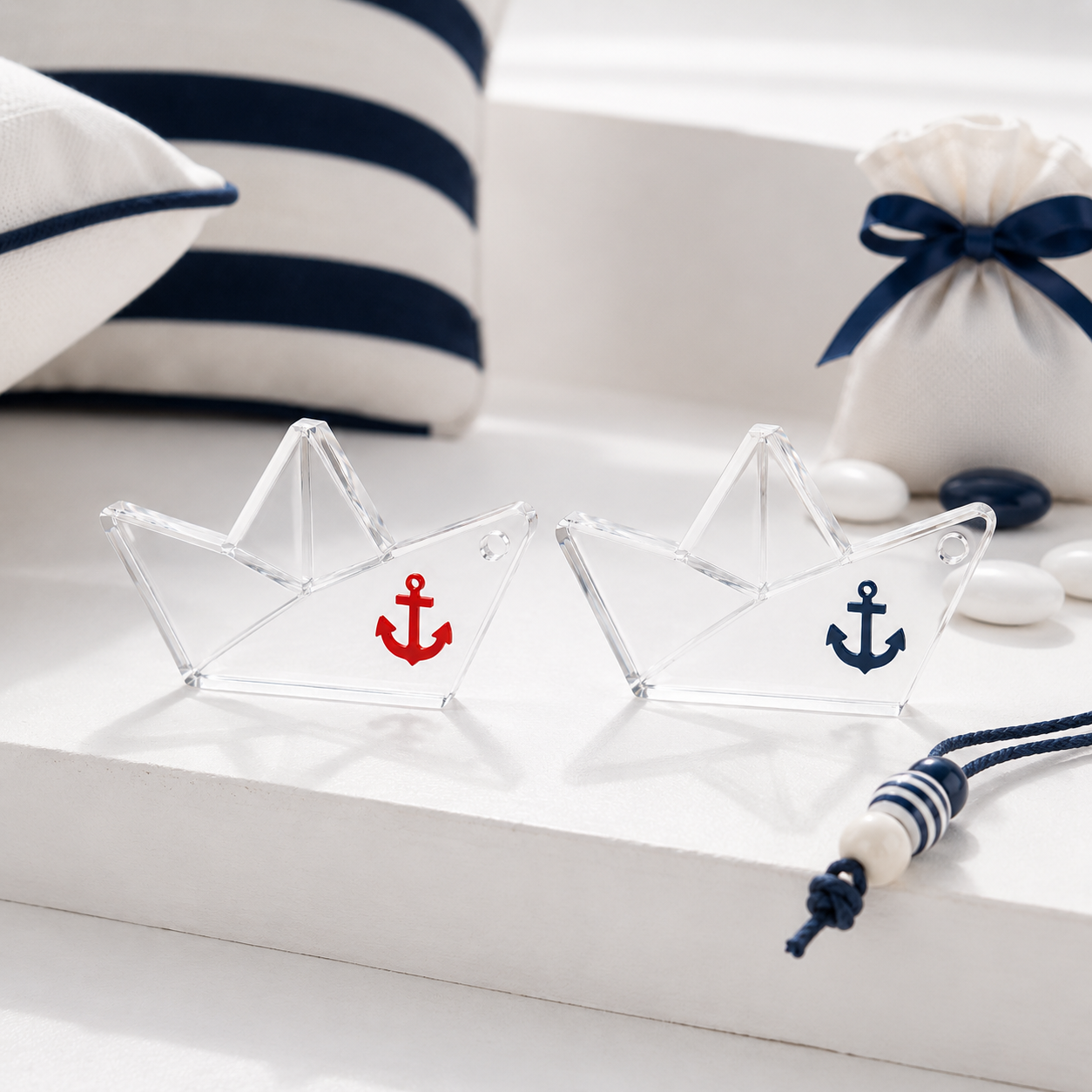 Minimal αυτοστήριζο paper boat 6cm από διάφανο πλεξιγκλάς 10mm με navy ή κόκκινη άγκυρα για μπομπονιέρα βάπτισης by So Cute Cut