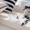 Minimal αυτοστήριζο paper boat 6cm από διάφανο πλεξιγκλάς 10mm με navy ή κόκκινη άγκυρα για μπομπονιέρα βάπτισης by So Cute Cut