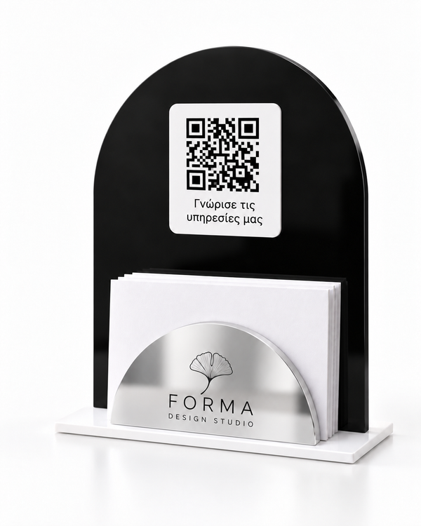 Μαύρη καρτοθήκη Arch QR Silver με QR code, μήνυμα «Γνώρισε τις υπηρεσίες μας» και λογότυπο FORMA σε ασημί καθρέφτη πλεξιγκλάς.