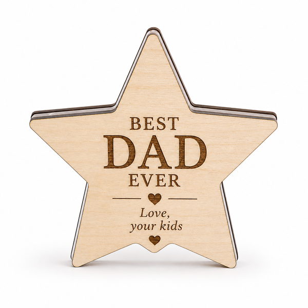 Ξύλινο αστέρι Best Dad Ever για τον μπαμπά με προσωποποιημένη αφιέρωση, ιδανικό δώρο για τη Γιορτή του Πατέρα και οικογενειακά αναμνηστικά από τη So Cute Cut.