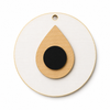 Minimal Evil Eye Circle από λευκό MDF με λεπτομέρεια από MDF οξιάς και μαύρο κέντρο | So Cute Cut
