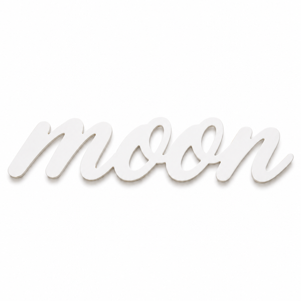 Διακοσμητική επιγραφή Moon σε script γραμματοσειρά από πλεξιγκλάς, MDF ή καθρέφτη σε λευκό φόντο για παιδική διακόσμηση, βάπτιση και DIY δημιουργίες.