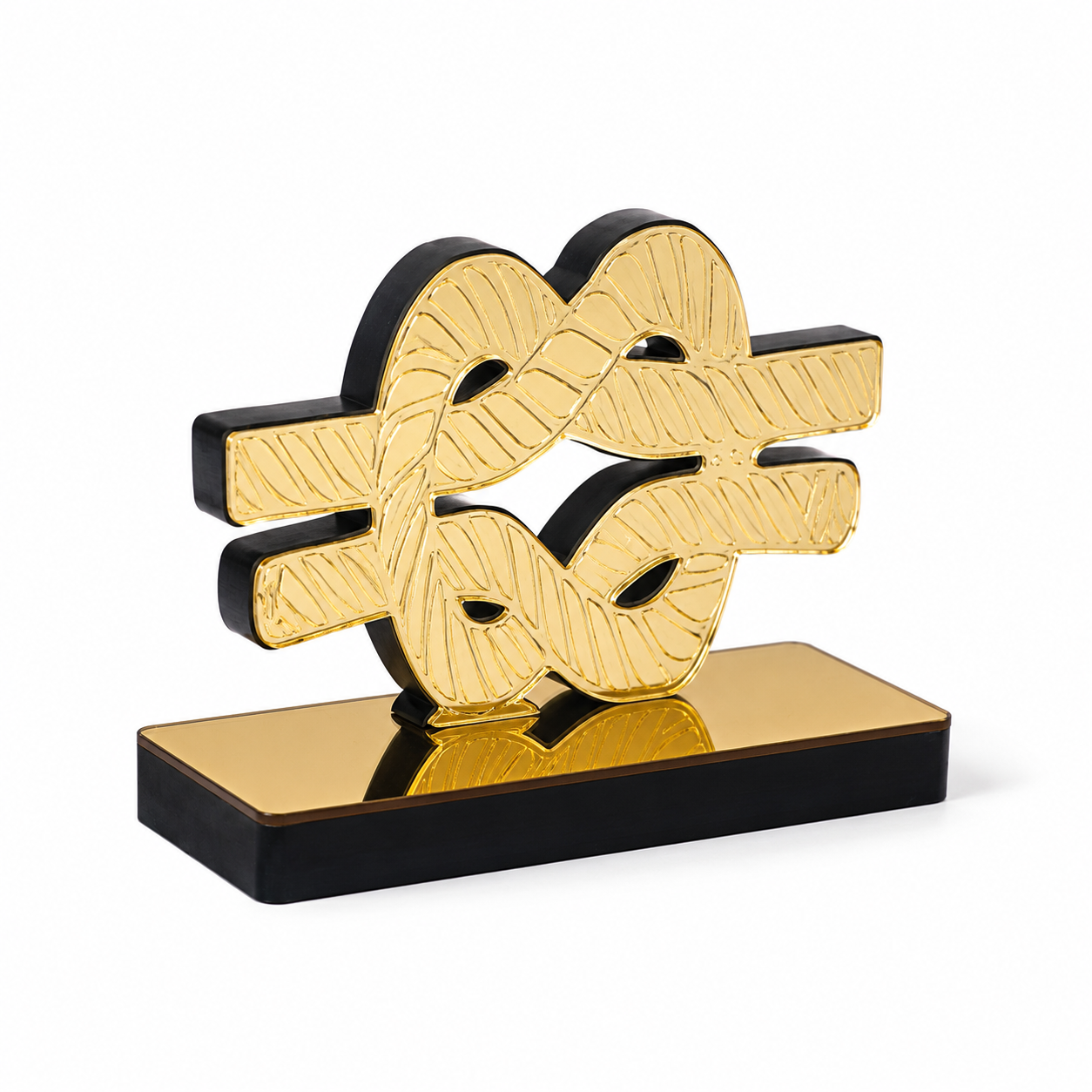 Ναυτικός κόμπος επιτραπέζιο διακοσμητικό από χρυσό plexiglass καθρέφτη με μαύρη βάση, σε λευκό φόντο 