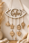 Ιδέα  χρήσης ξύλινου laser cut πλαίσιου σε σχήμα ματιού από MDF για προσωποποίηση και DIY κατασκευές, κατάλληλο για λαμπάδες, γούρια και μπομπονιέρες – So Cute Cut.