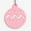 Baby pink χριστουγεννιάτικη μπάλα από plexiglass με διάτρητο Nordic σχέδιο