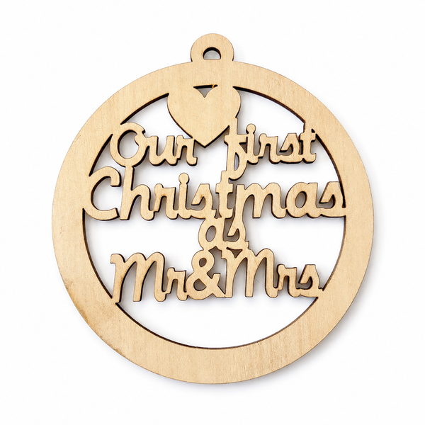 Ξύλινη χριστουγεννιάτικη μπάλα Our first Christmas as Mr & Mrs με καρδιά για γούρια So Cute Cut 5-206-2069