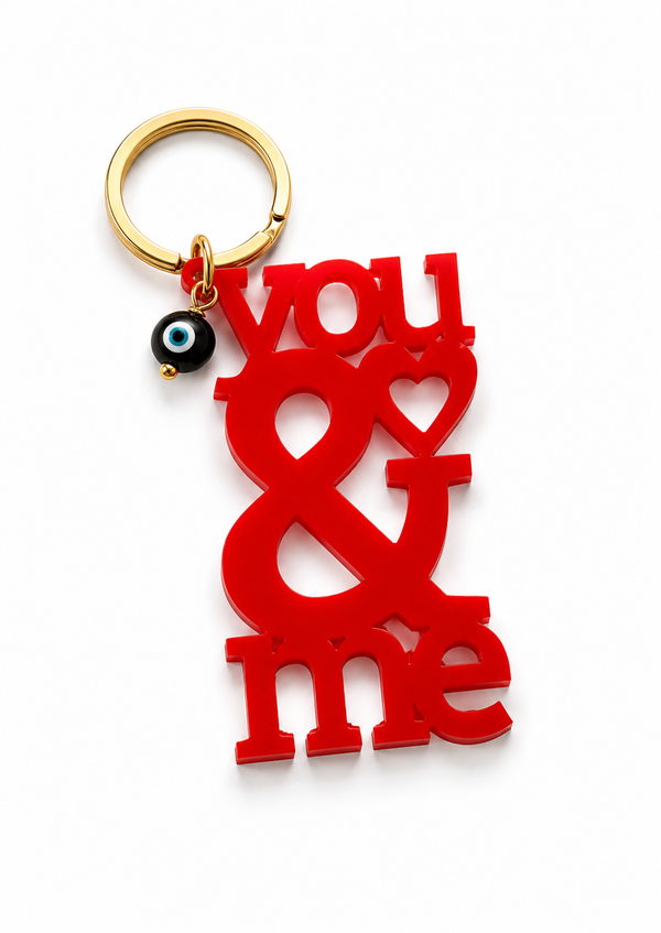 Χειροποίητο πλεξιγκλάς μπρελόκ You & Me με κρεμαστό ματάκι και χρυσό κρίκο σε  κόκκινο χρώμα