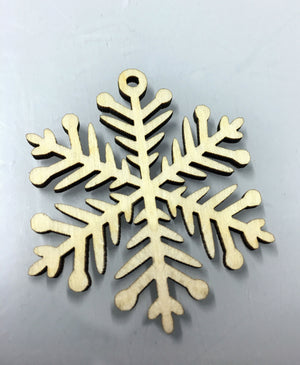 Ξύλινο χριστουγεννιάτικο στοιχείο χιονονιφάδα Νο4 με τρύπα σε συσκευασία - So Cute Cut
