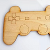 Ξύλινο διακοσμητικό στοιχείο χειριστήριο PlayStation σε συσκευασία - So Cute Cut